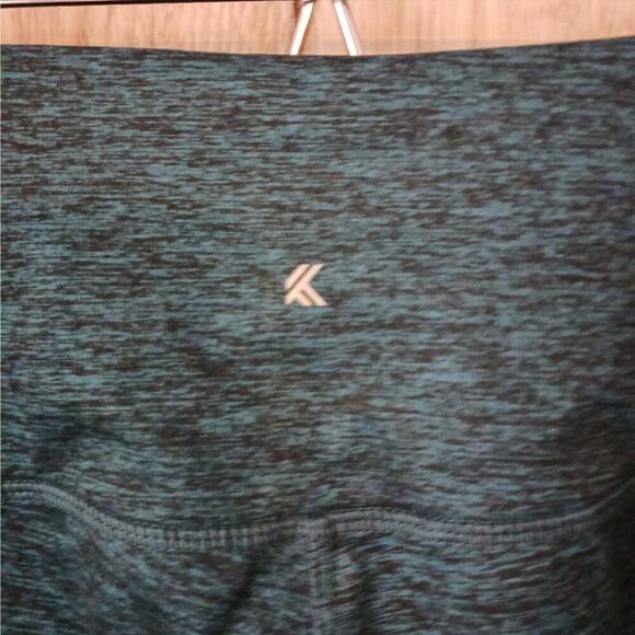 Kyodan Heathered Green Capri Leggings Size Medium - Picture 4 of 8